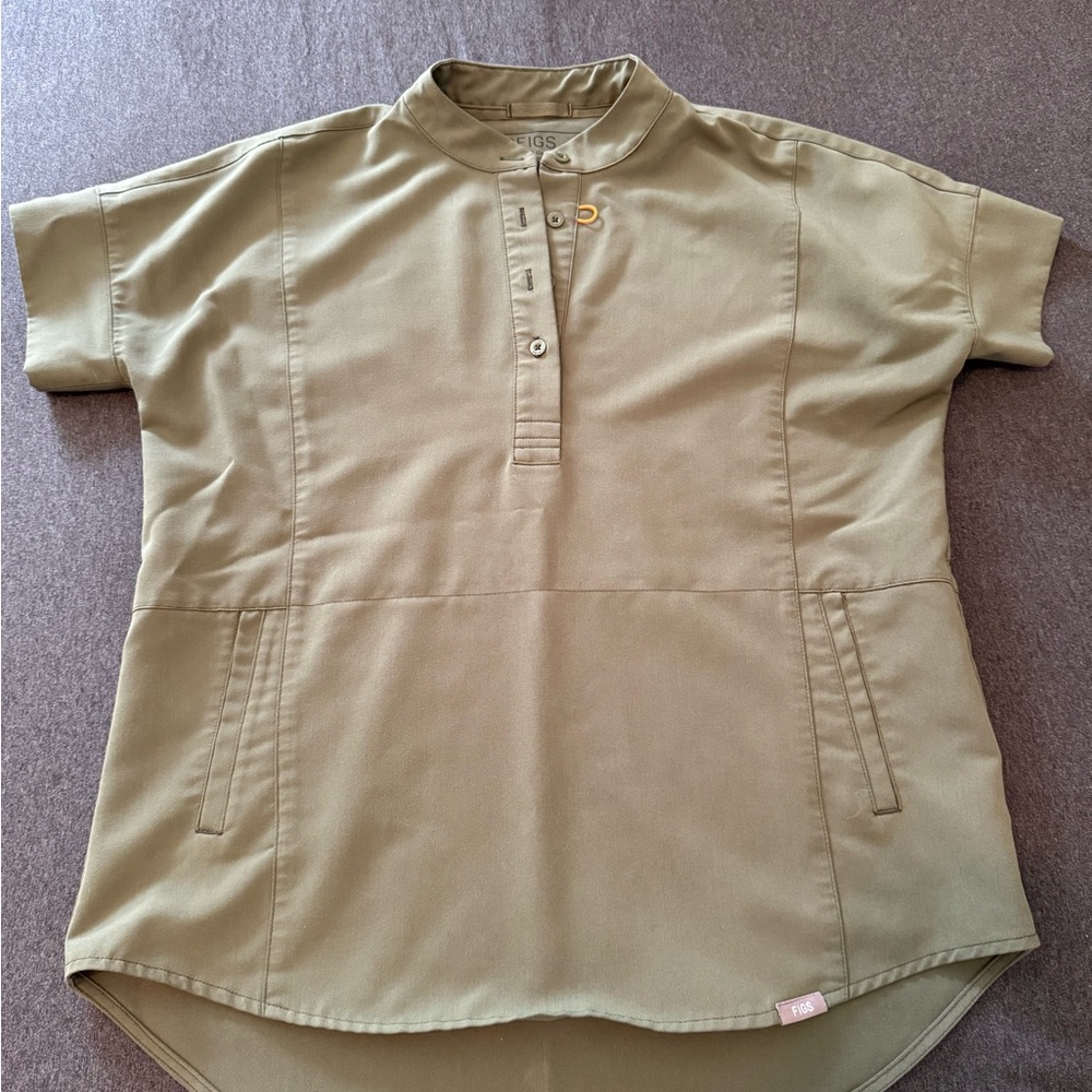 FIGS Women’s Srub Shirt in Olive Green